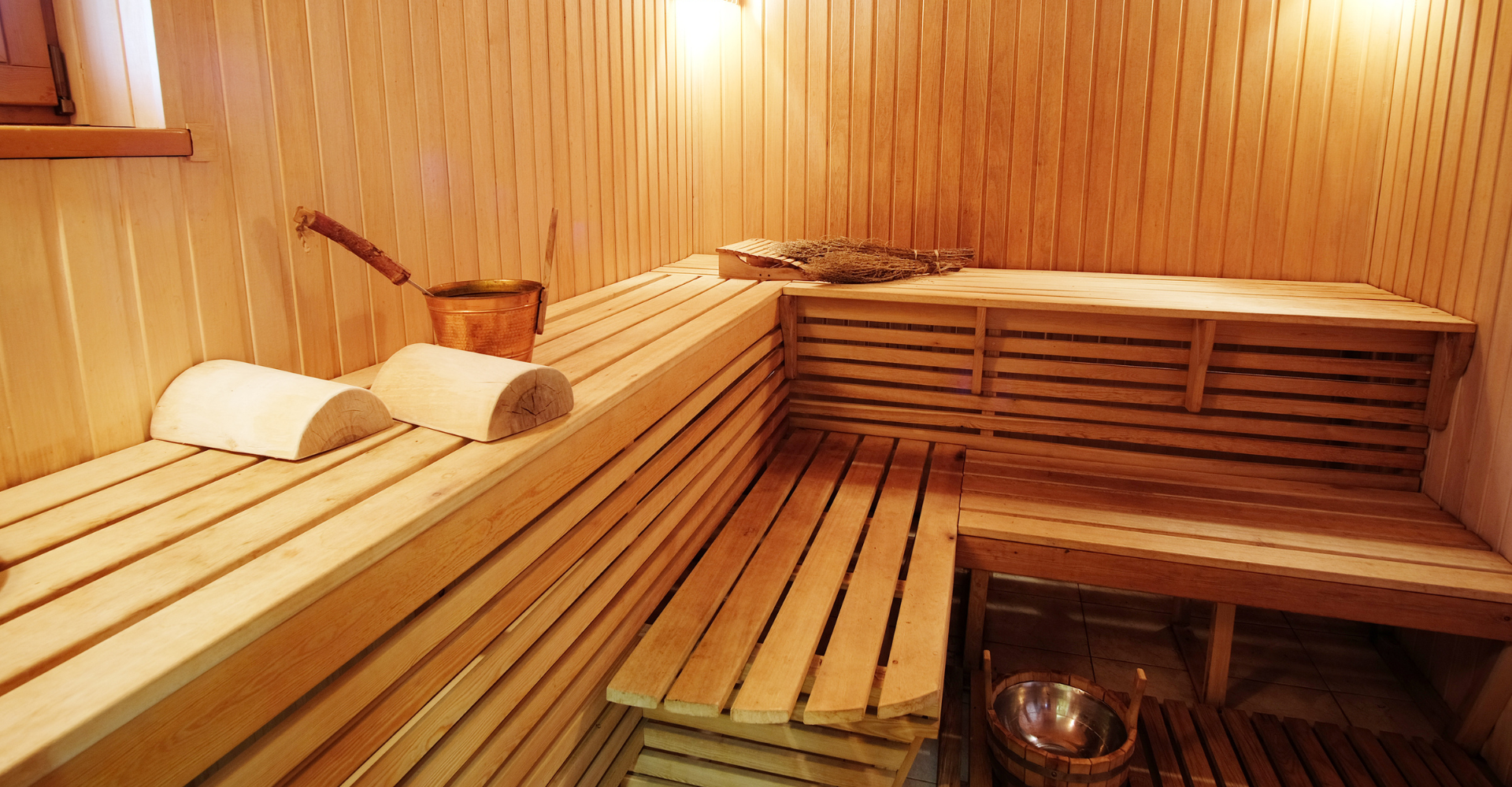 The Pros and Cons of Saunas: Exploring the Health Benefits and Risks for Your Body and Skin